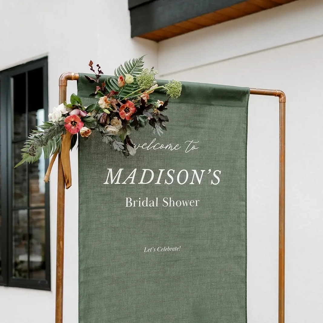 Sign Greenery & Floral Swag